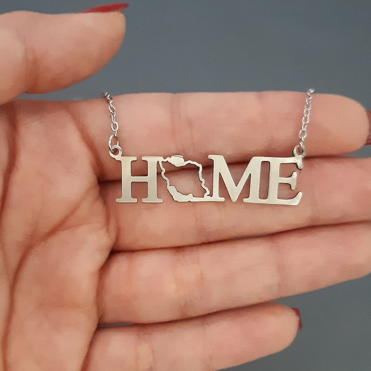 گردنبند مدل HOME طرح نقشه ایران نقره ایی رنگ ثابت