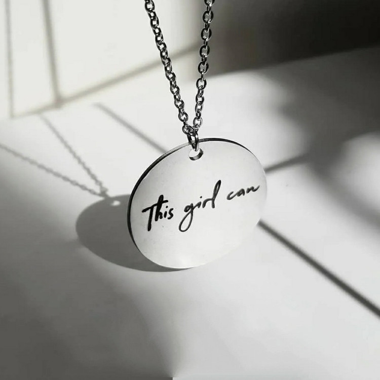 گردنبند مدل This girl can