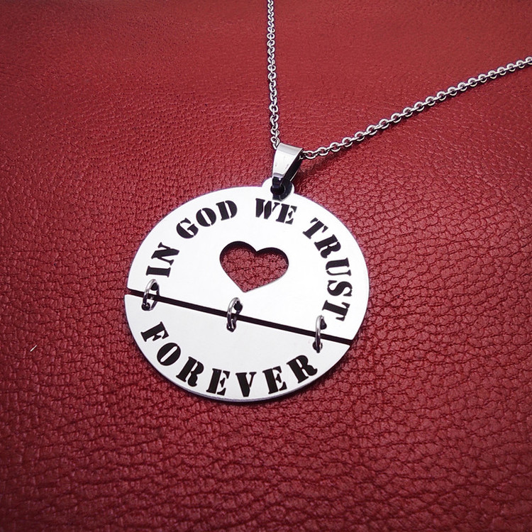 گردنبند مدل IN GOD WE TRUST
