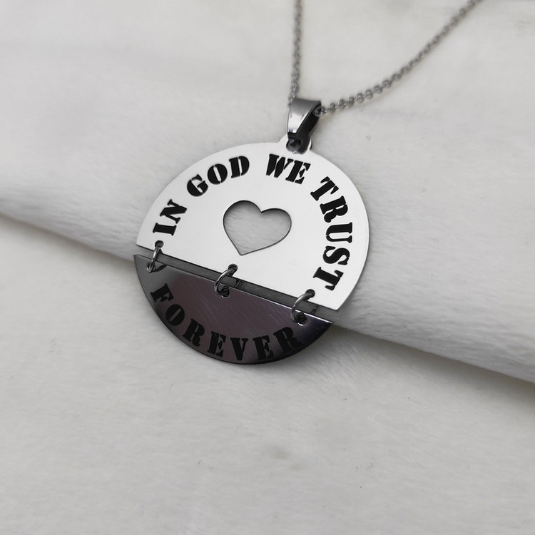 گردنبند مدل IN GOD WE TRUST