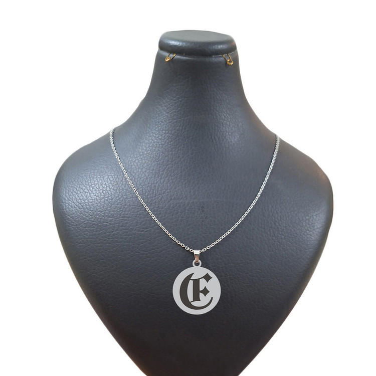 گردنبند طرح حرف لاتین E نقره ایی رنگ ثابت