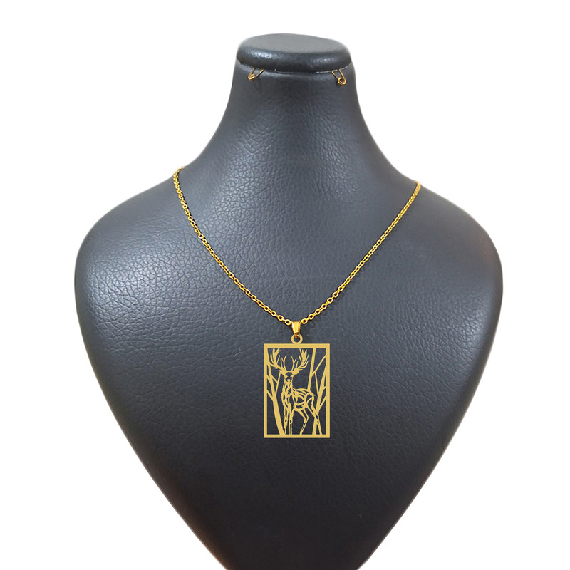 گردنبند   مدل قاب گوزن و درخت نقره ایی رنگ ثابت