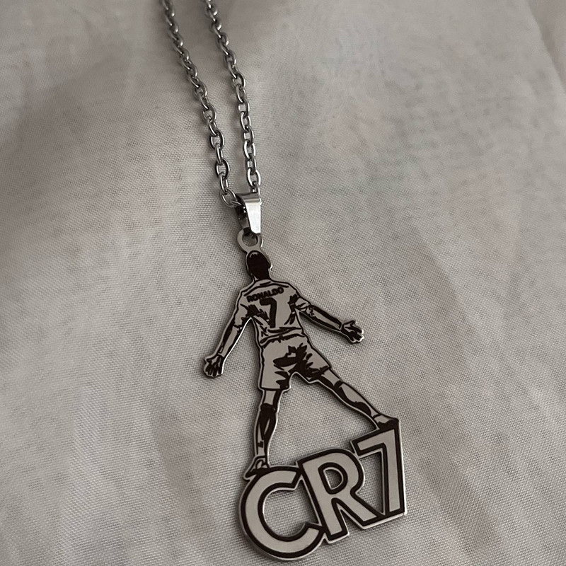 گردنبند مدل کریستیانو رونالدو و نماد CR7